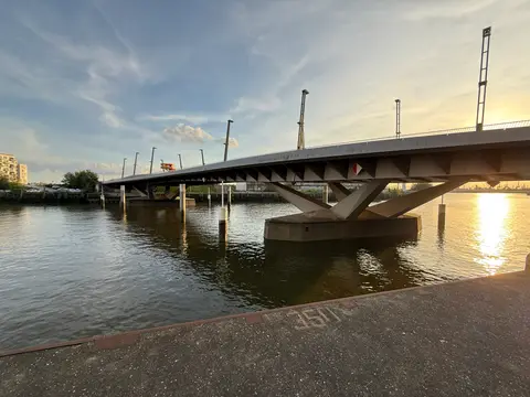 Baakenhafenbrücke